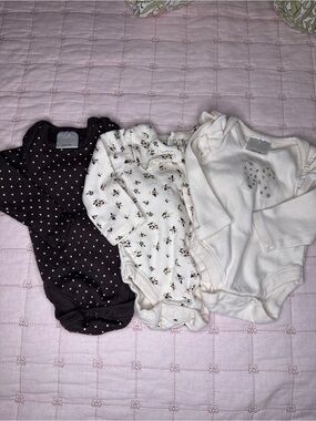 Jessica Simpson Baby Bodysuit Set (3 - Pack)